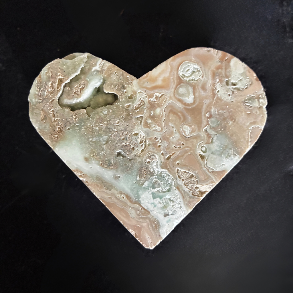 Blue Hemimorphite Heart Carving – Raw Botryoidal Face & Acrylic Stand